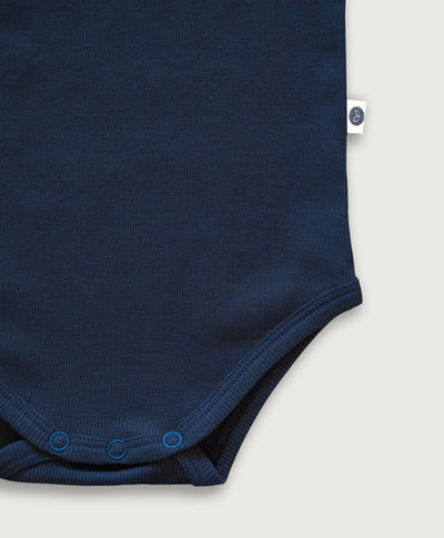 Deepsea kortærmet rib bodystocking i Gots-certificeret økologisk bomuld fra Organic Lullaby