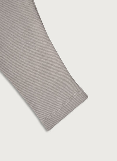 Bløde rib leggings i grå med masser af stræk lavet GOTS-certificeret økologisk bomuld fra Organic Lullaby. 