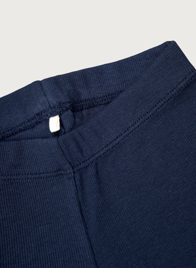 Bløde rib leggings i blå med masser af stræk i GOTS-certificeret økologisk bomuld fra Organic Lullaby. 