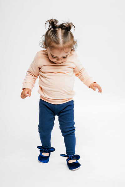 Deepsea rib leggings med masser af stræk i GOTS-certificeret økologisk bomuld fra Organic Lullaby. 